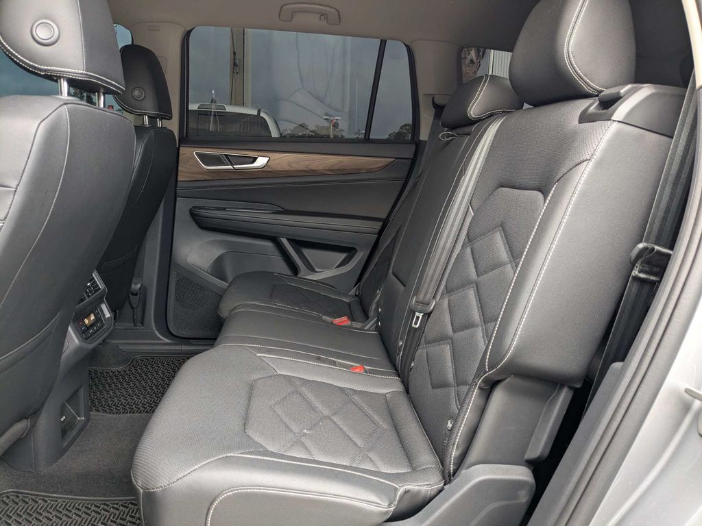 2026 Volkswagen Atlas SE - Photo 18