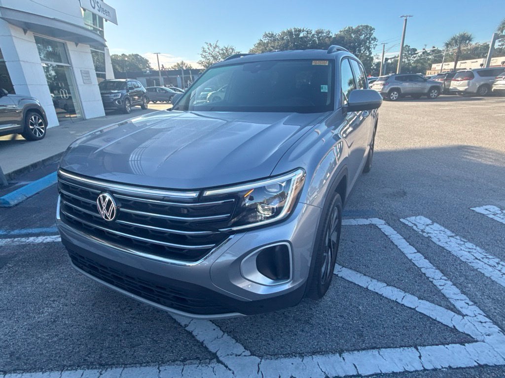 Used 2024 Volkswagen Atlas 2.0T SE w/Technology SUV