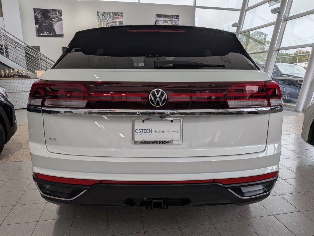 New 2026 Volkswagen Atlas Cross Sport SE w/Technology SUV