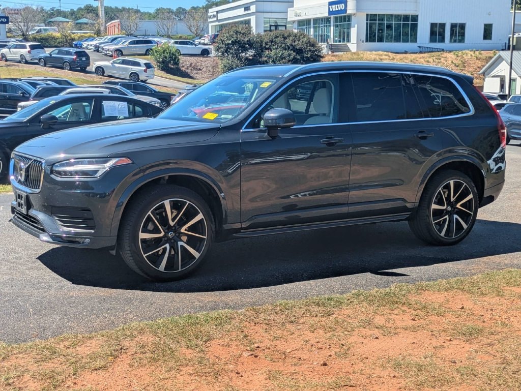 Used 2021 Volvo XC90 T6 Momentum SUV