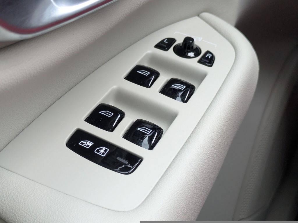 2026 Volvo XC90 Ultra - Photo 24