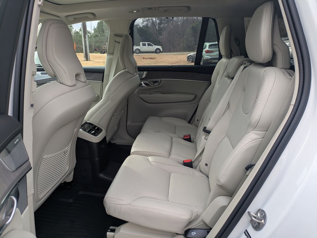 2026 Volvo XC90 Ultra - Photo 13