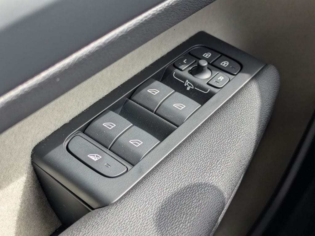2026 Volvo XC40 Plus - Photo 25