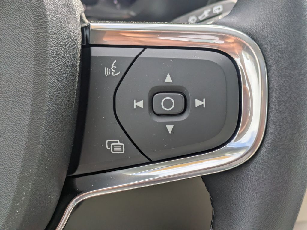 2026 Volvo XC40 Plus - Photo 27
