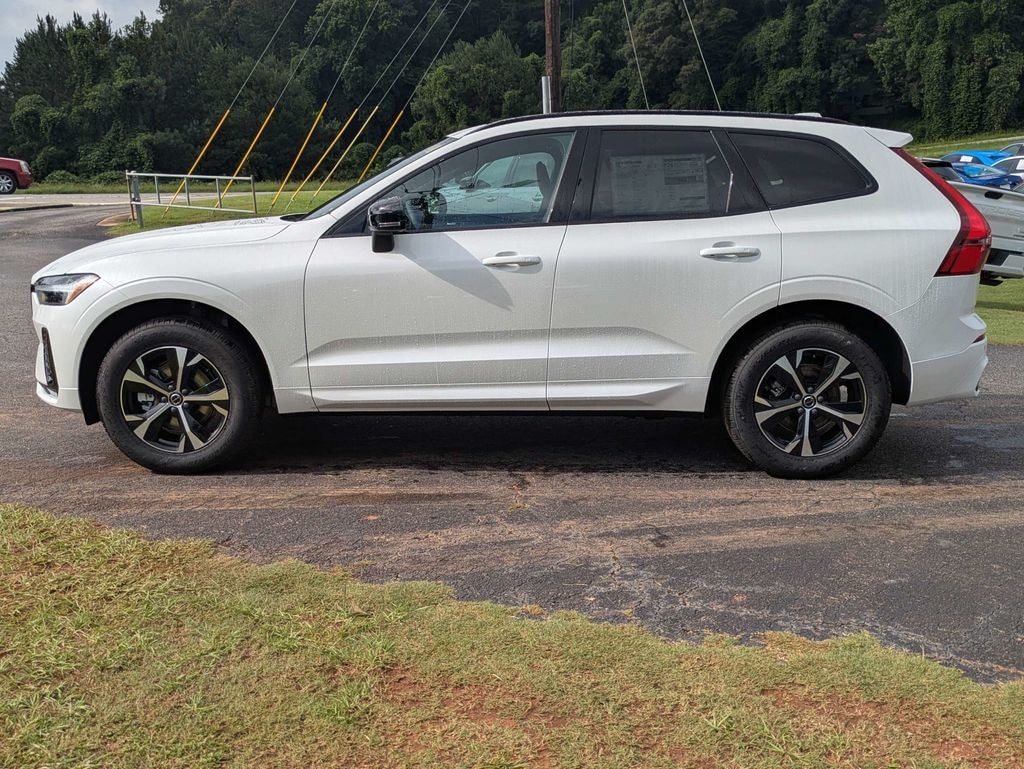 New 2026 Volvo XC60 B5 Core SUV
