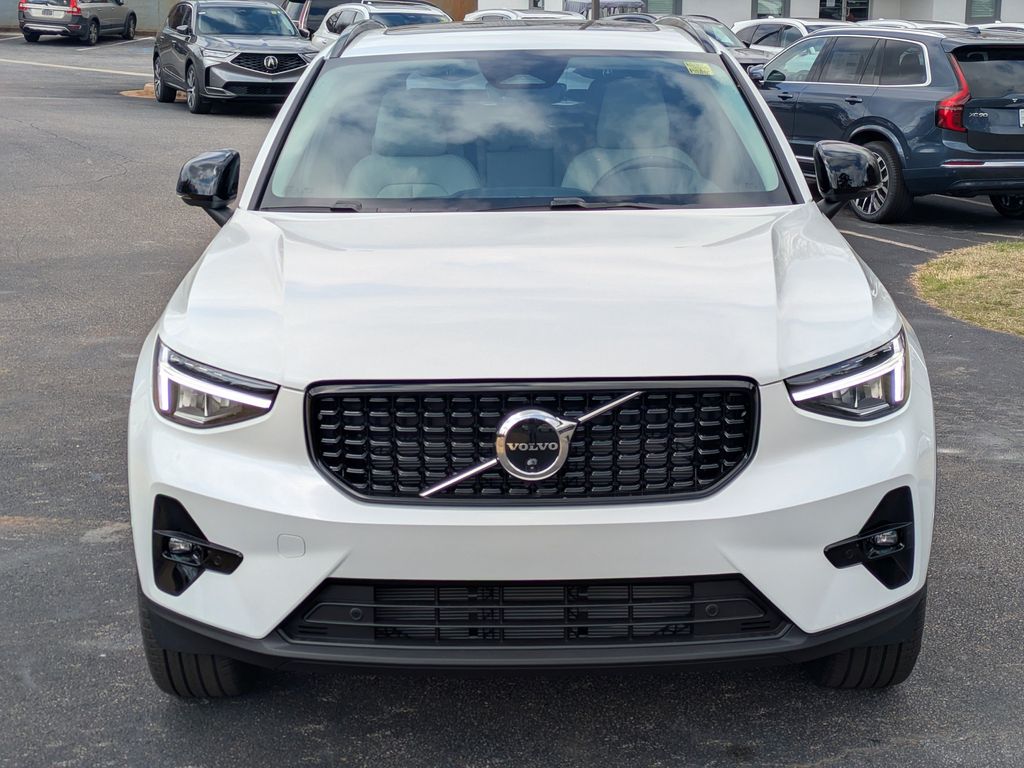 2026 Volvo XC40 Plus - Photo 8