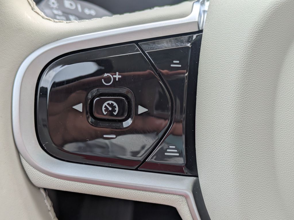 2026 Volvo XC90 Ultra - Photo 25
