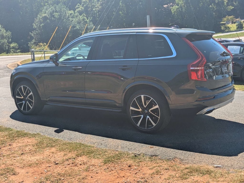 Used 2021 Volvo XC90 T6 Momentum SUV