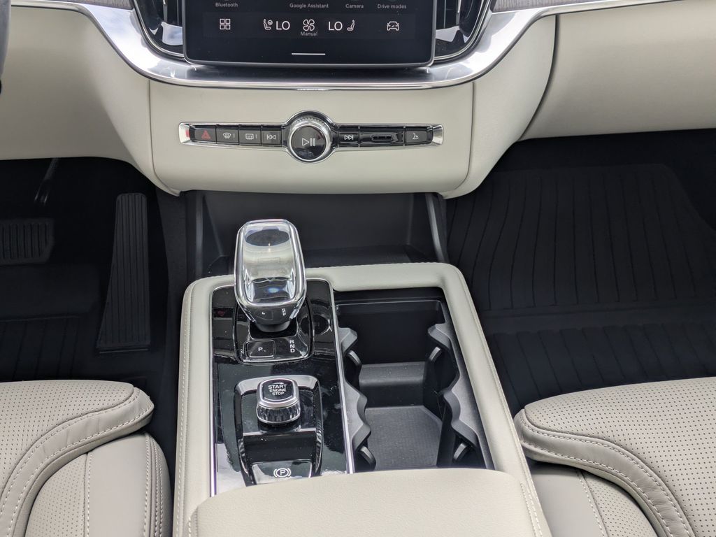 2026 Volvo XC90 Ultra - Photo 18