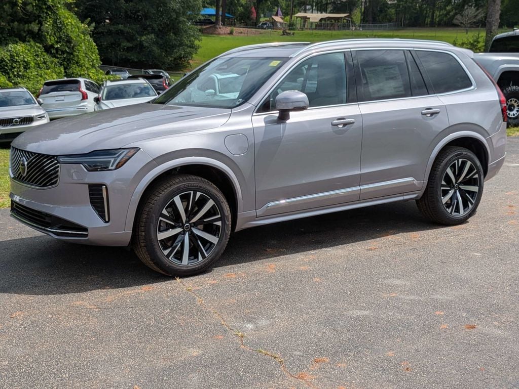 New 2026 Volvo XC90 plug-in hybrid T8 Core SUV
