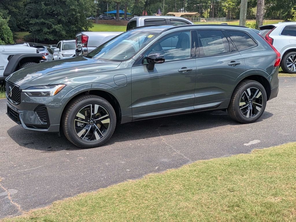 New 2026 Volvo XC60 plug-in hybrid T8 Core SUV