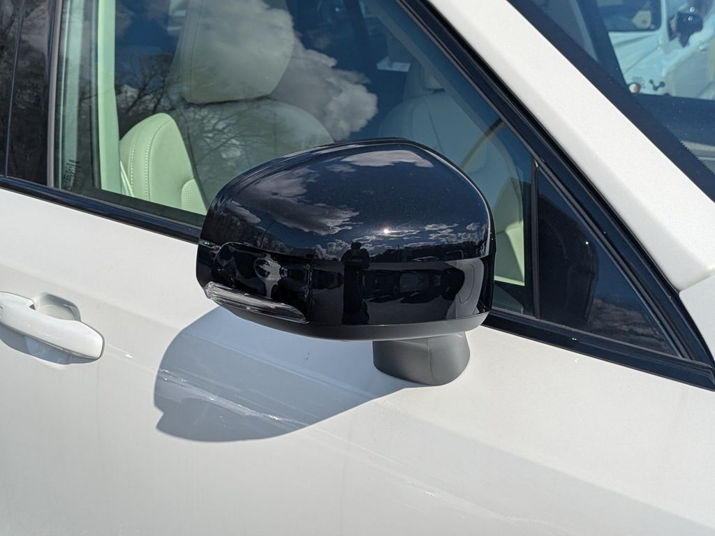 2026 Volvo XC90 Ultra - Photo 10