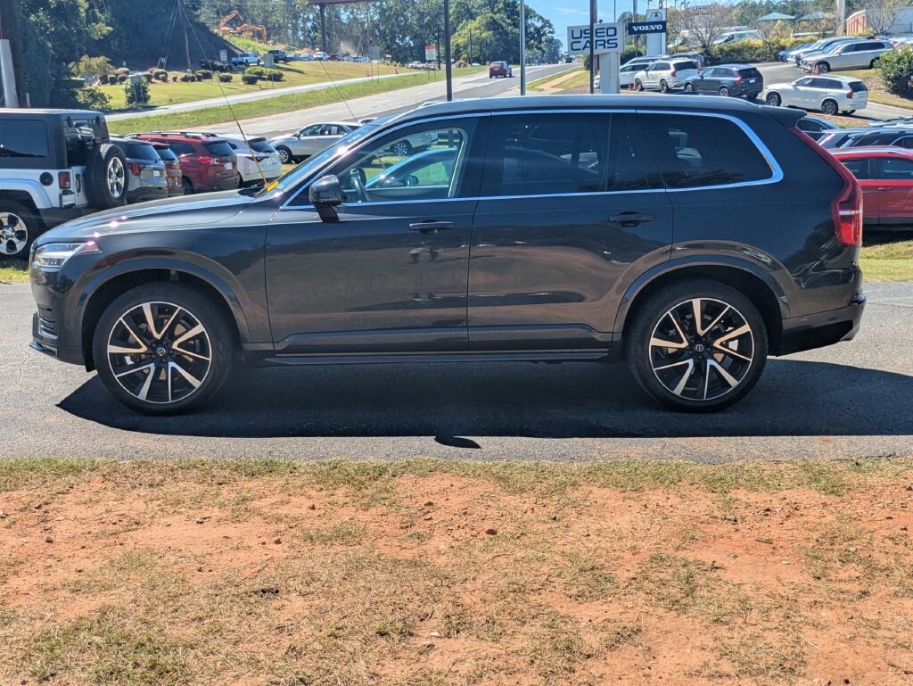 Used 2021 Volvo XC90 T6 Momentum SUV