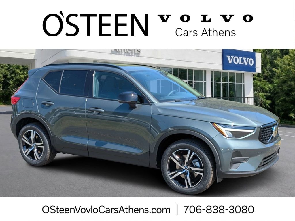New 2026 Volvo XC40 B5 Core SUV