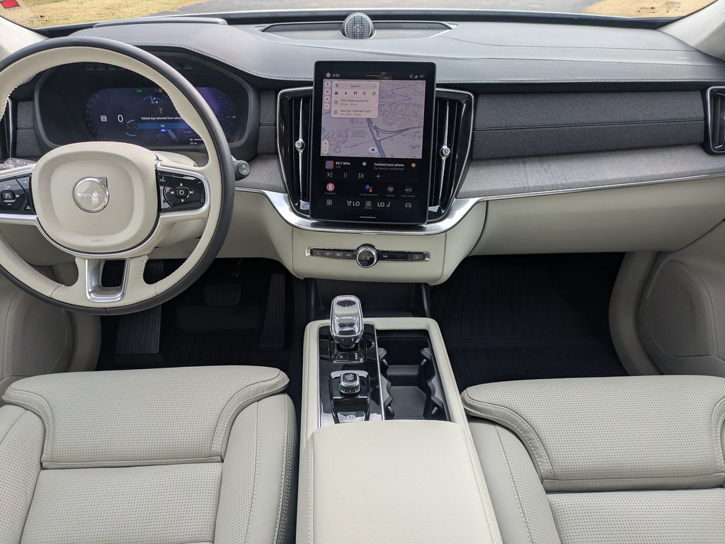 2026 Volvo XC90 Ultra - Photo 14