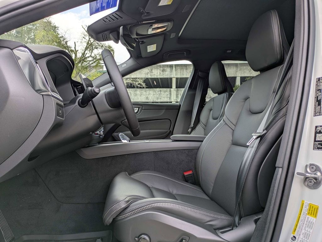 New 2026 Volvo XC60 B5 Ultra Black Edition SUV