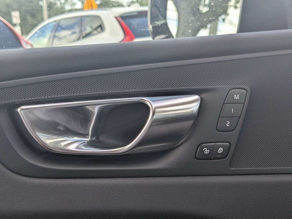 2026 Volvo XC60 Core - Photo 28