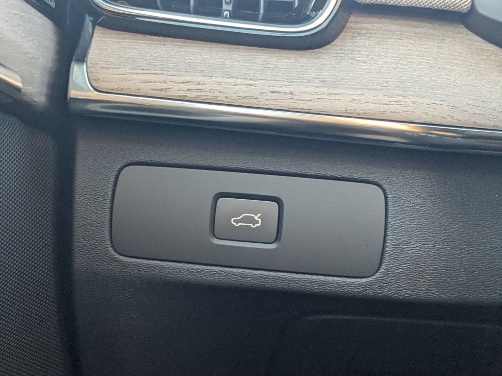 2026 Volvo XC90 Plus - Photo 36