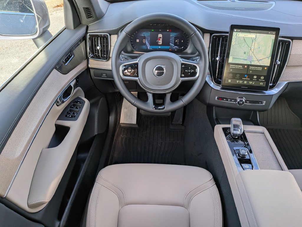 2026 Volvo XC90 Plus - Photo 13