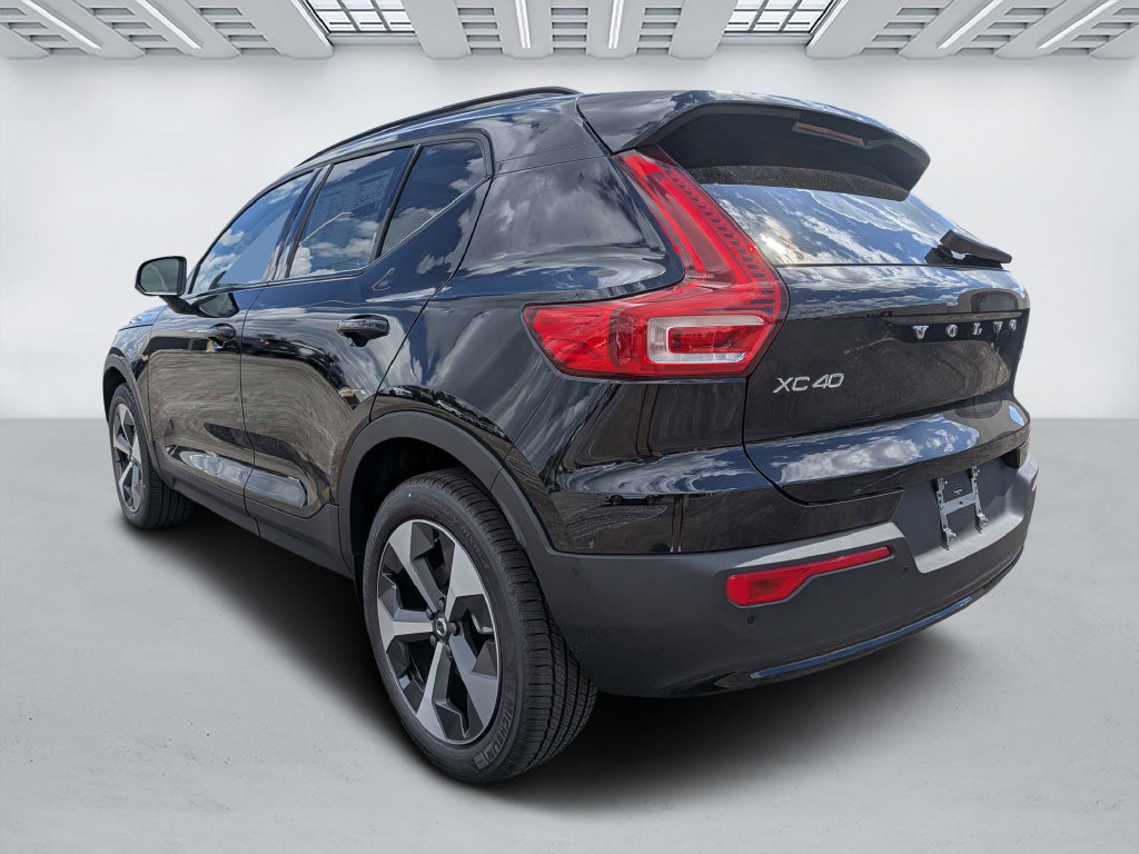 New 2026 Volvo XC40 B5 Plus SUV