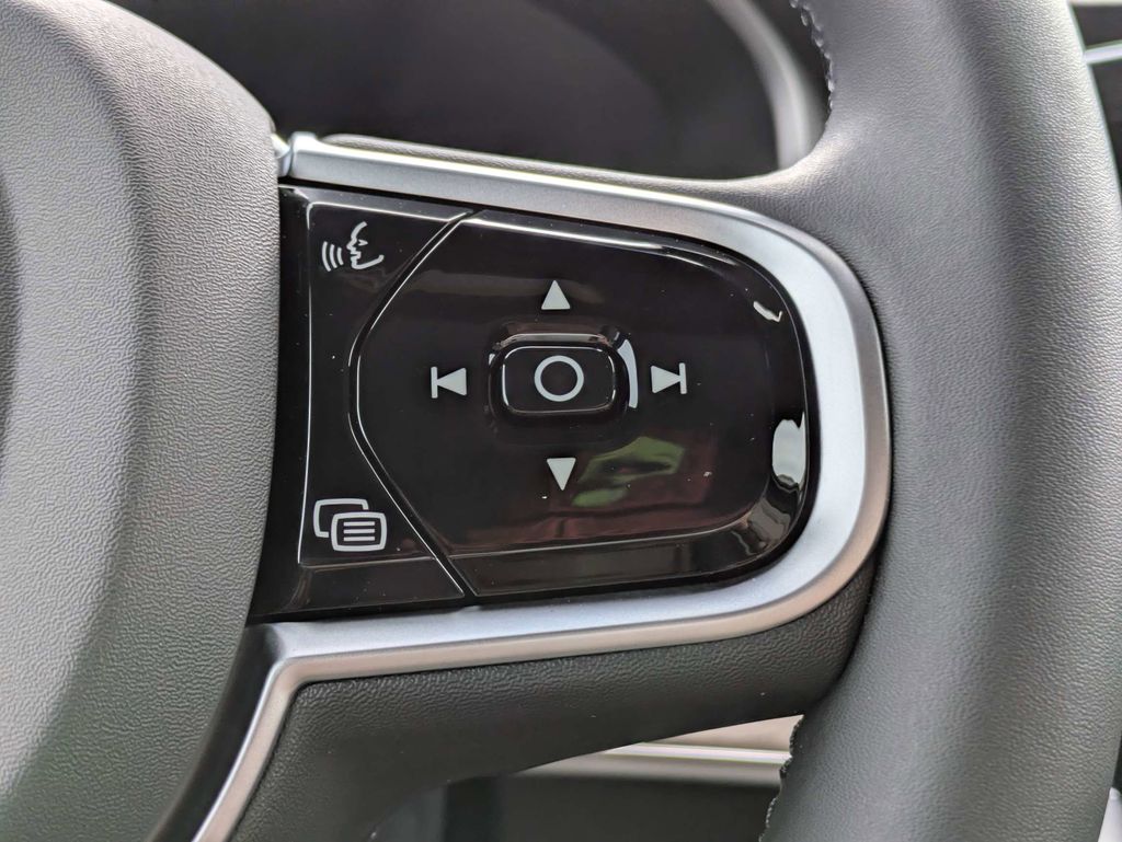 2026 Volvo XC90 Plus - Photo 37