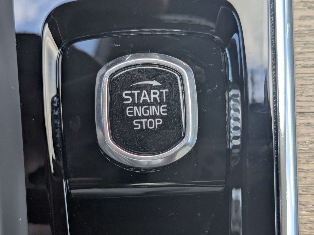 2026 Volvo XC60 Core - Photo 43