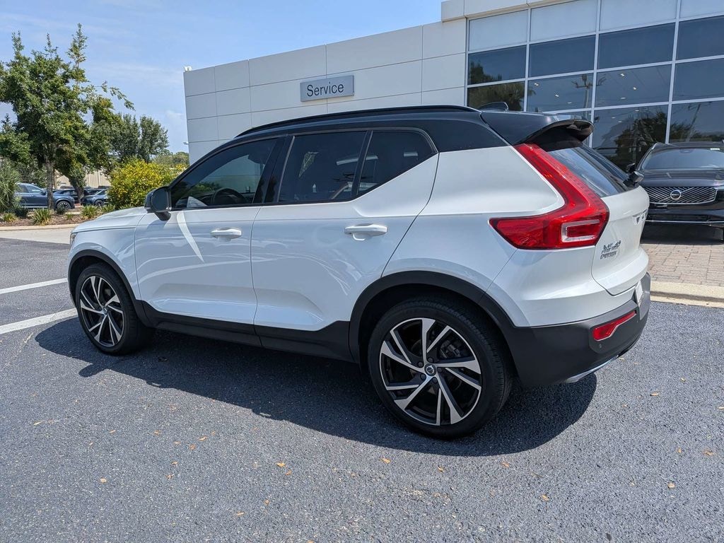Used 2020 Volvo XC40 T4 R-Design SUV