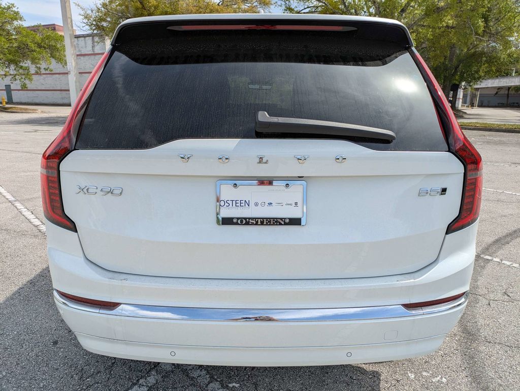 2026 Volvo XC90 Plus - Photo 6