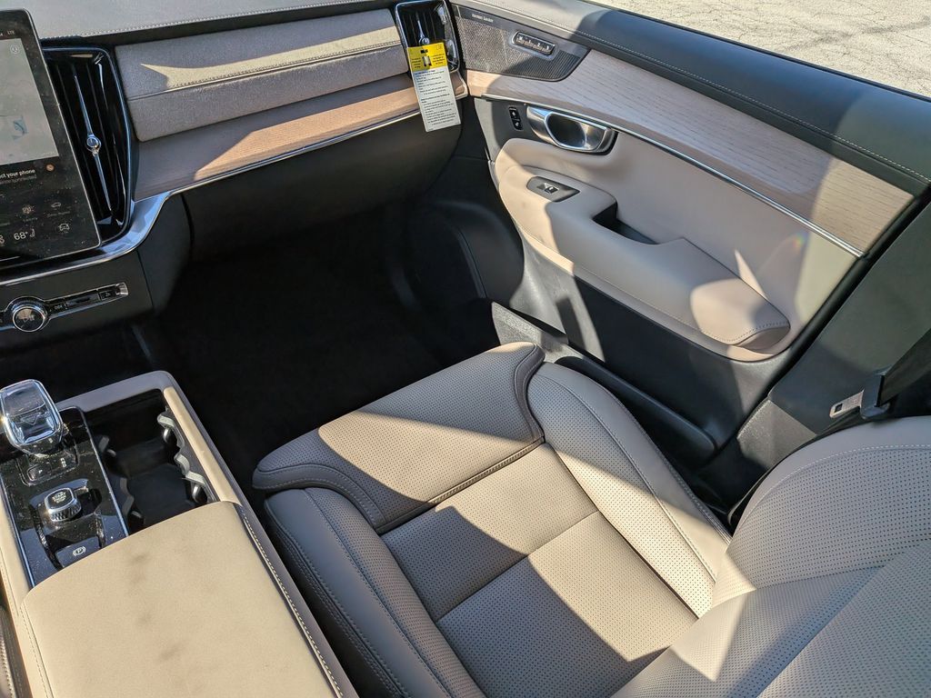 2026 Volvo XC90 Ultra - Photo 20