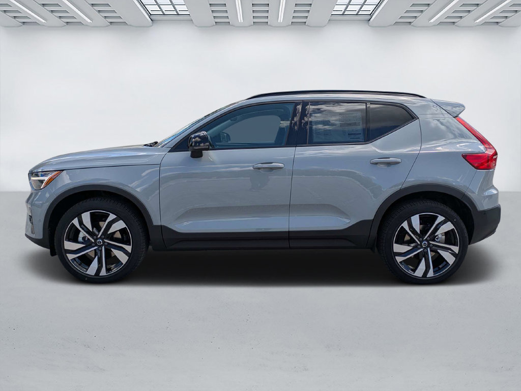 New 2026 Volvo XC40 B5 Plus SUV
