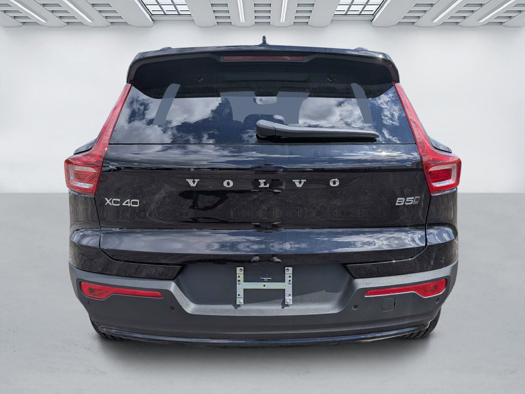 New 2026 Volvo XC40 B5 Plus SUV