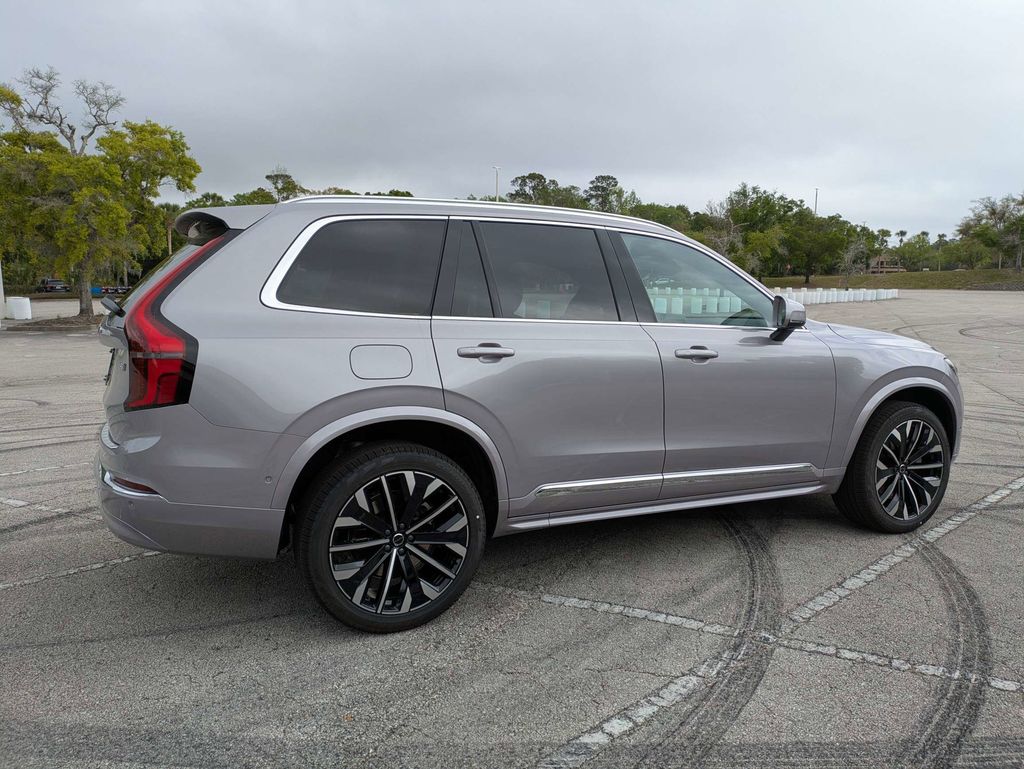 2026 Volvo XC90 Plus - Photo 6