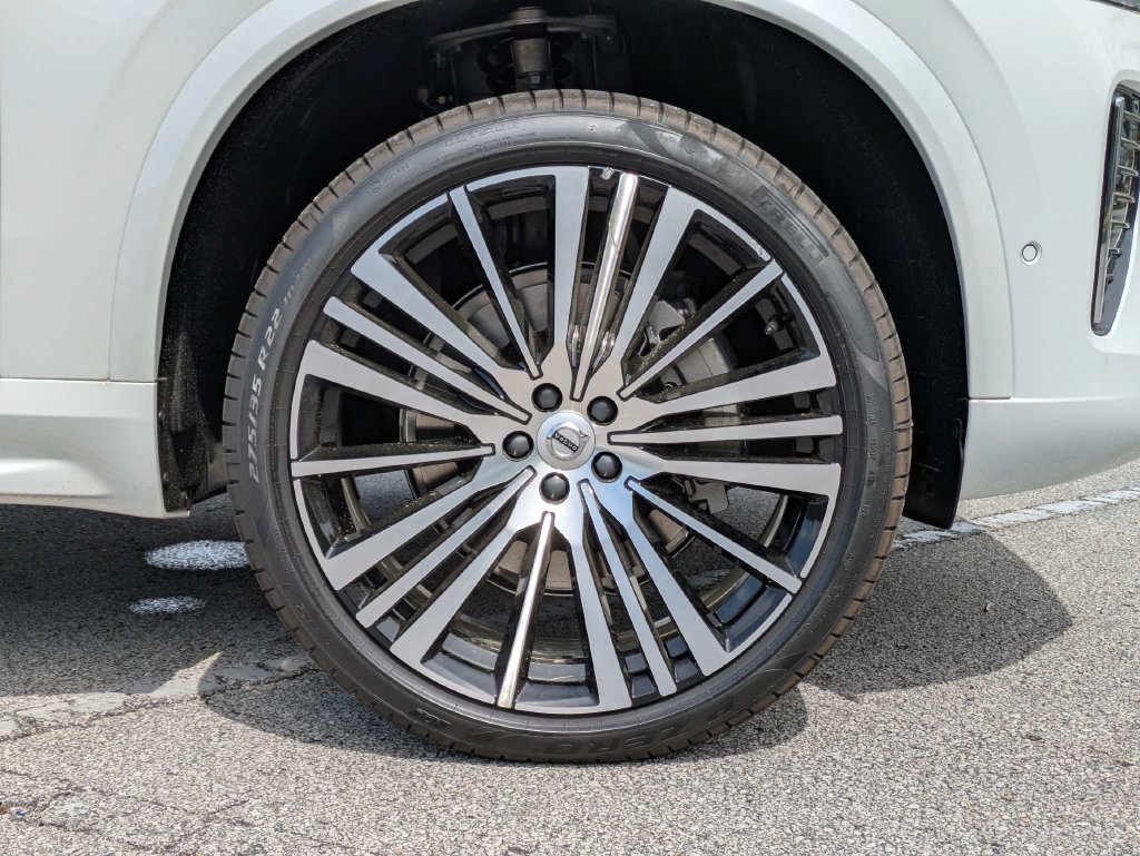 2026 Volvo XC90 Plus - Photo 11