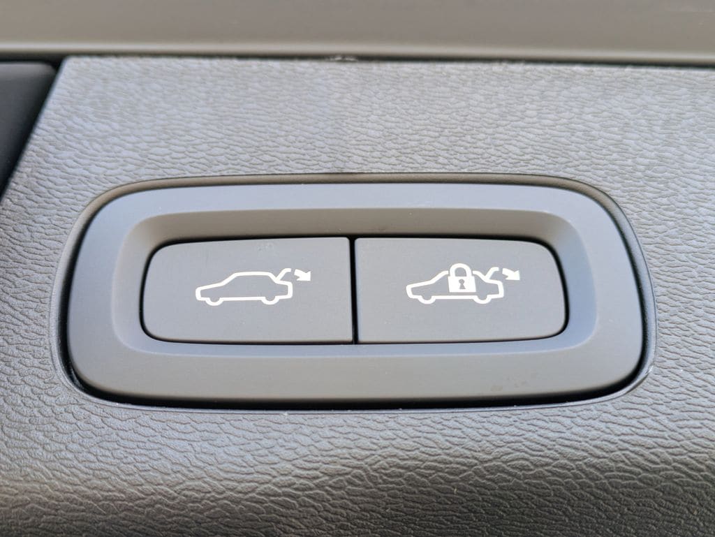 2026 Volvo XC60 Plus - Photo 14