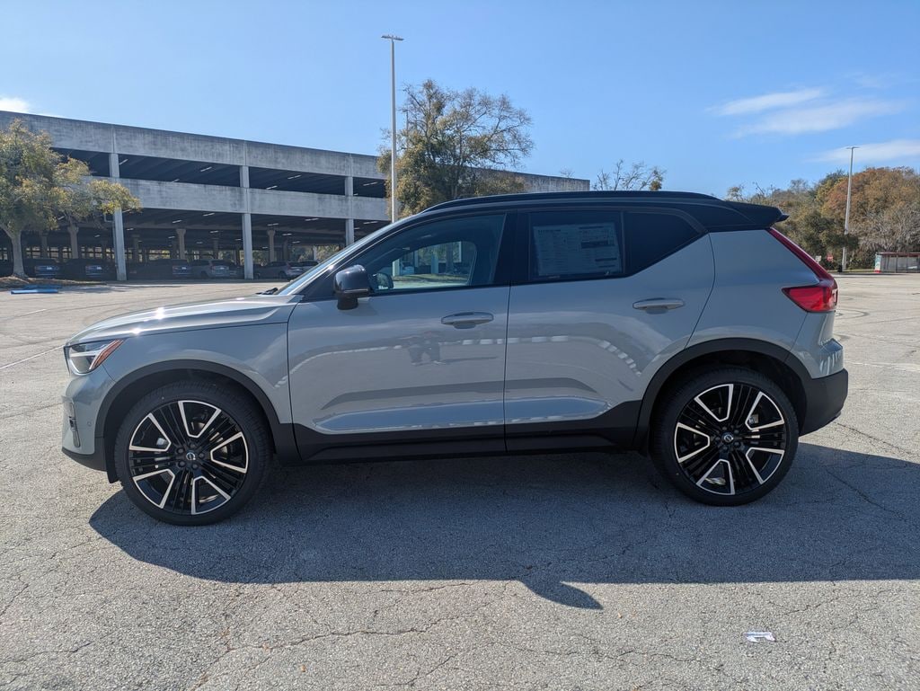 New 2026 Volvo XC40 B5 Ultra Black Edition SUV