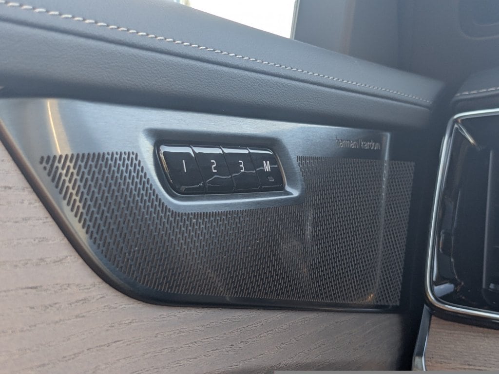 2026 Volvo XC90 Plus - Photo 35