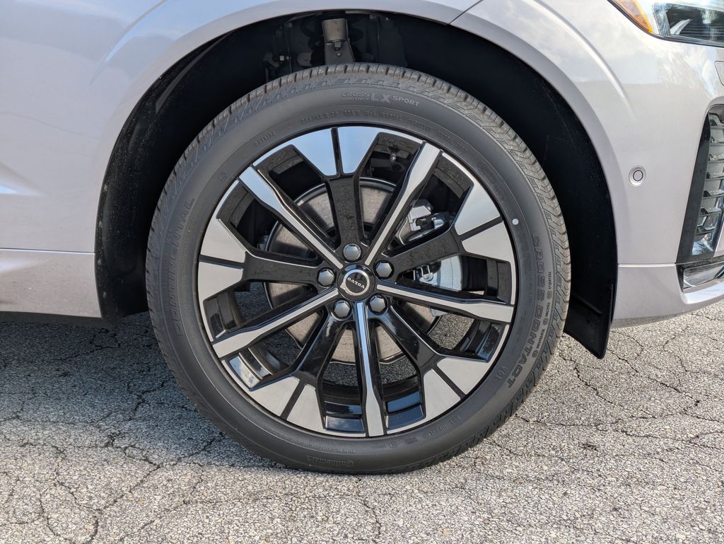 2026 Volvo XC60 Plus - Photo 11