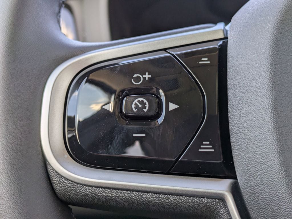 2026 Volvo XC60 Plus - Photo 35