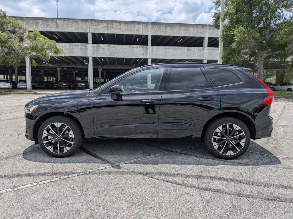 New 2026 Volvo XC60 plug-in hybrid T8 Plus SUV