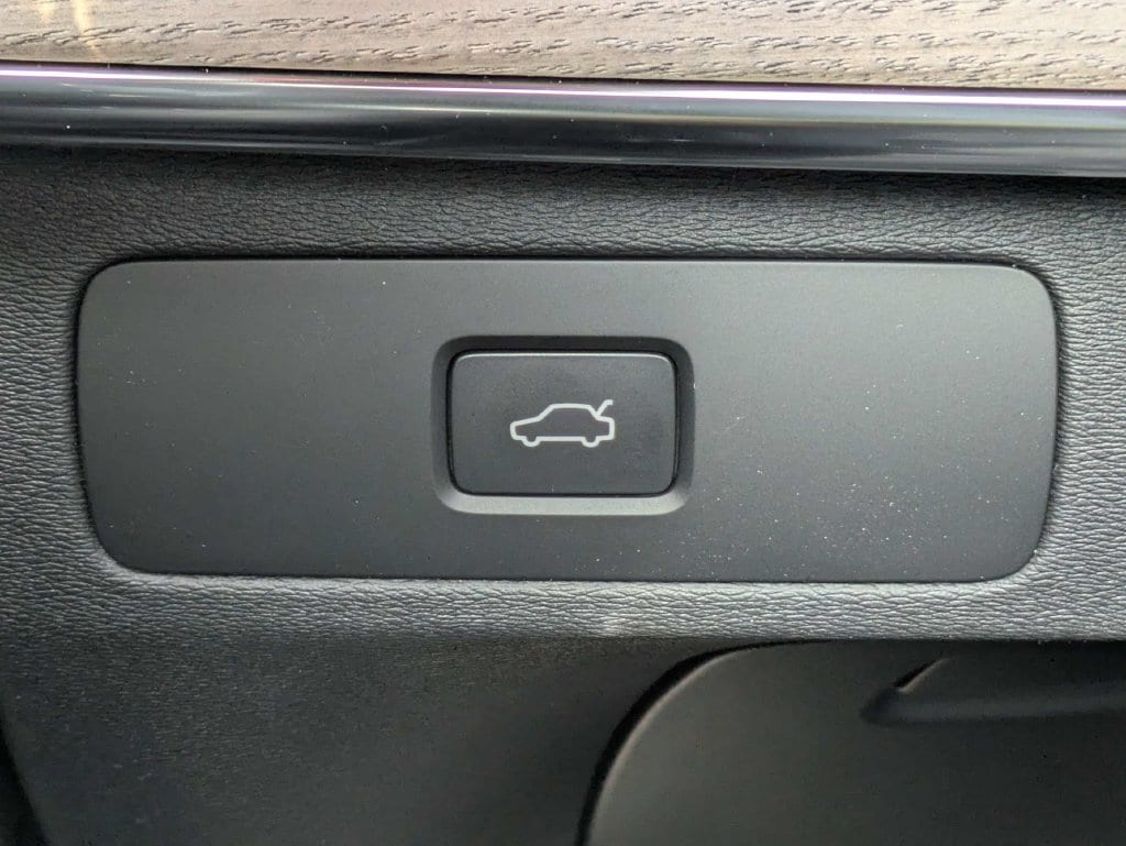 2026 Volvo XC90 Plus - Photo 34