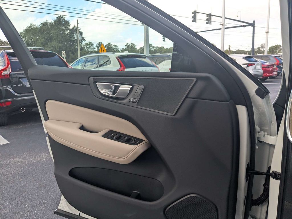 2026 Volvo XC60 Core - Photo 29