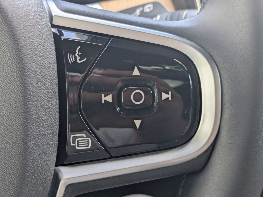 2026 Volvo XC60 Core - Photo 32