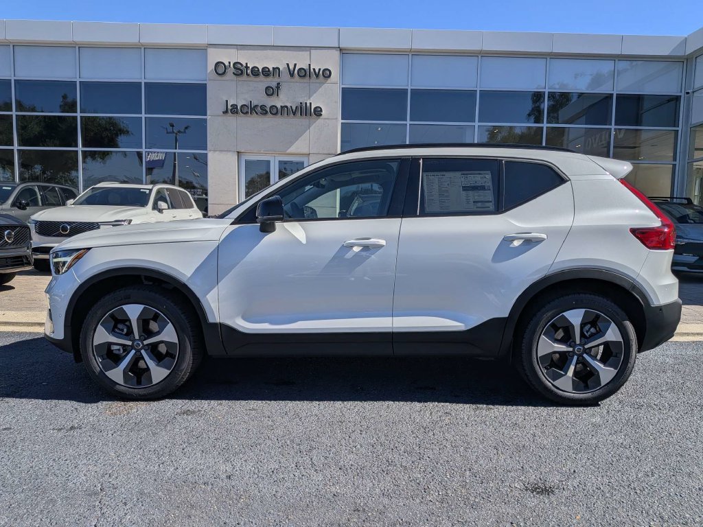 New 2026 Volvo XC40 B5 Plus SUV