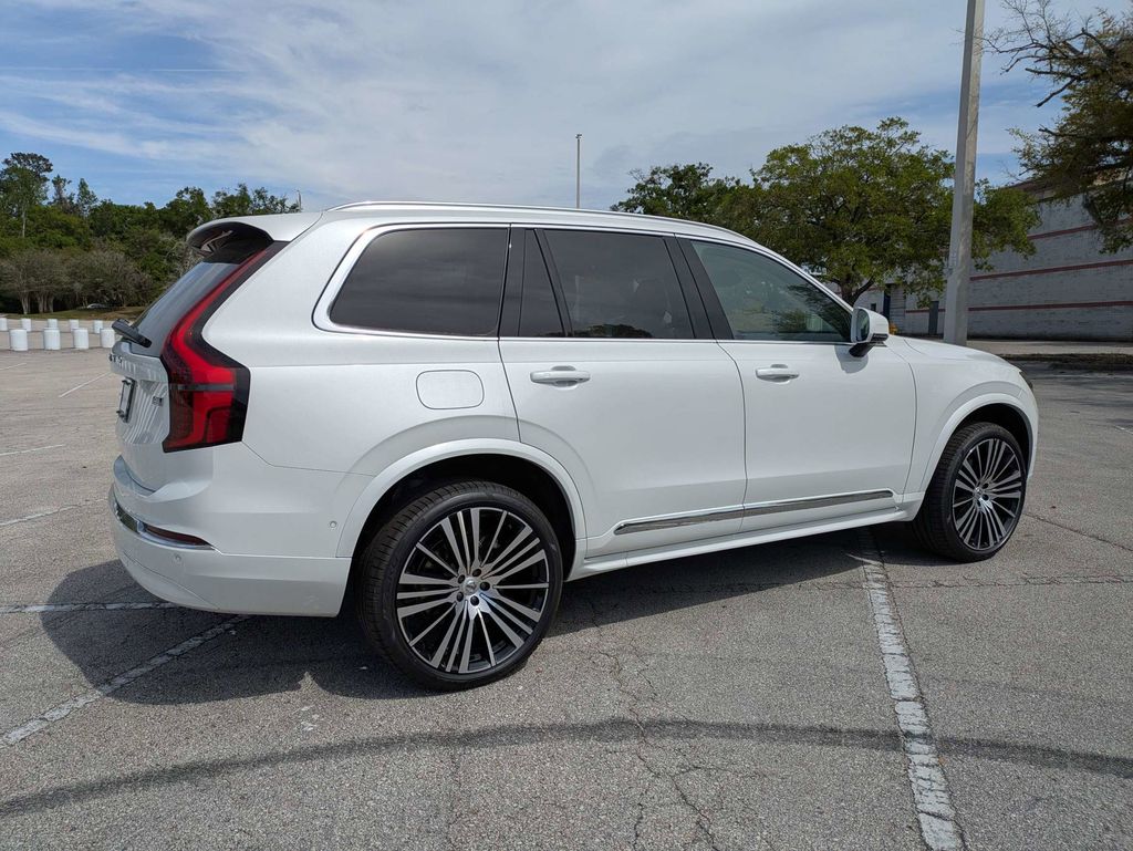 2026 Volvo XC90 Plus - Photo 7