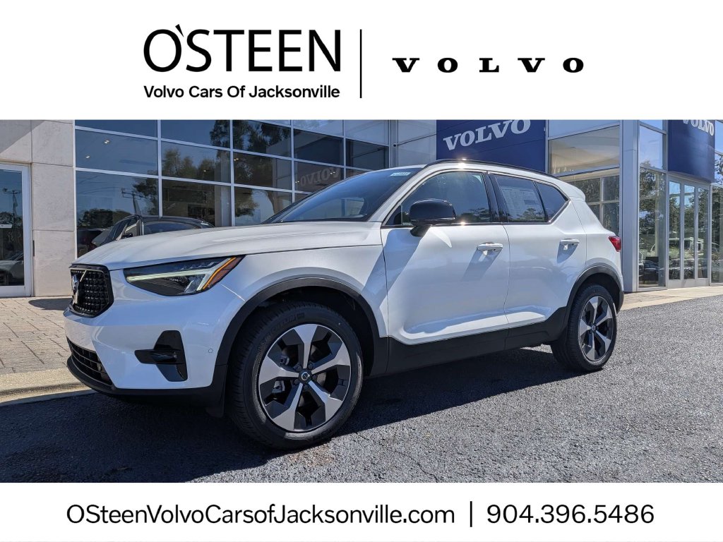 New 2026 Volvo XC40 B5 Plus SUV