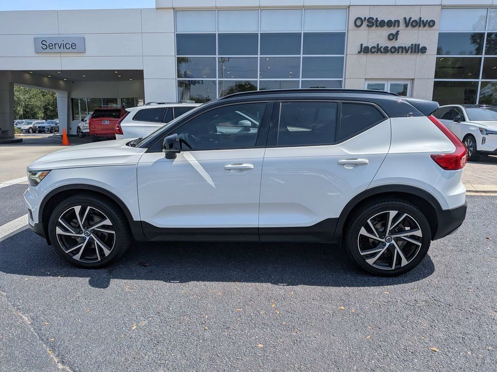 Used 2020 Volvo XC40 T4 R-Design SUV
