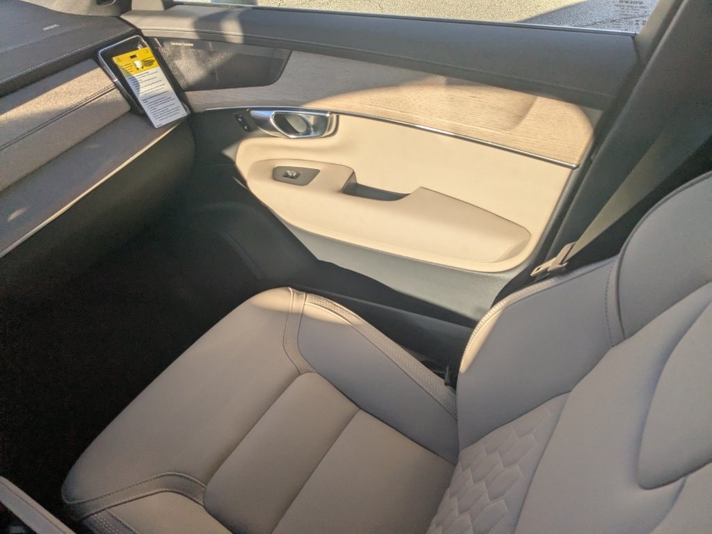 2026 Volvo XC90 Plus - Photo 26
