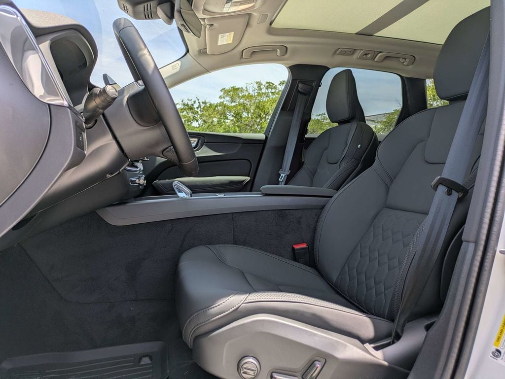 New 2026 Volvo XC60 B5 Plus SUV