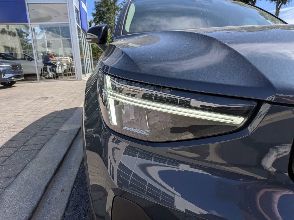 2026 Volvo XC40 Core - Photo 10