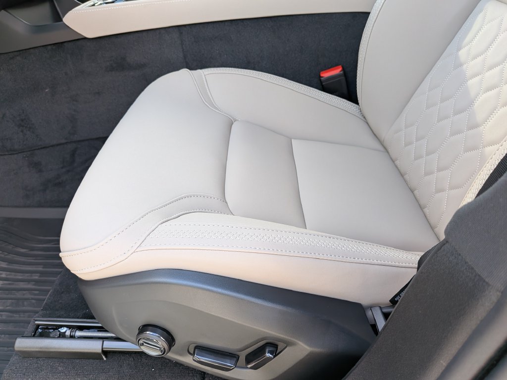 2026 Volvo XC90 Plus - Photo 22